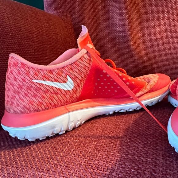 Nike Men’s Pink Sneakers EUC - Picture 1 of 7